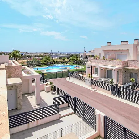 3 Bedroom Gorgeous In Holiday home *