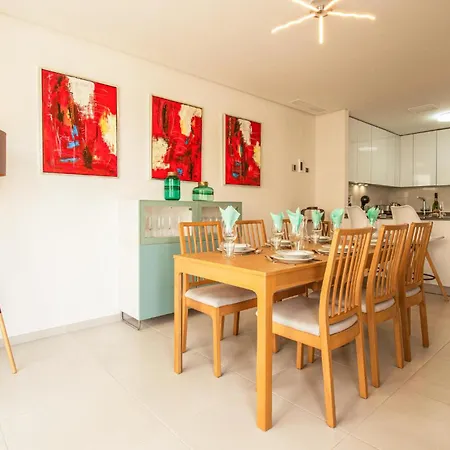 3 Bedroom Gorgeous In *